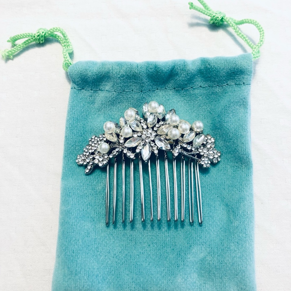 Crystal Rhinestone and Pearl Hair Comb with Storage Pouch